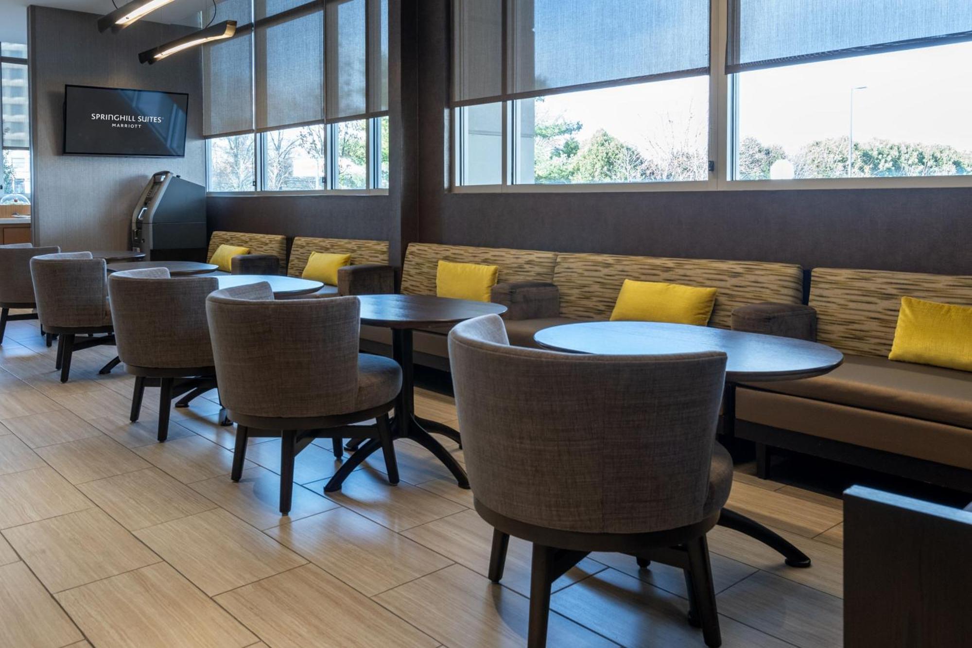 Springhill Suites By Marriott Woodbridge Exterior photo