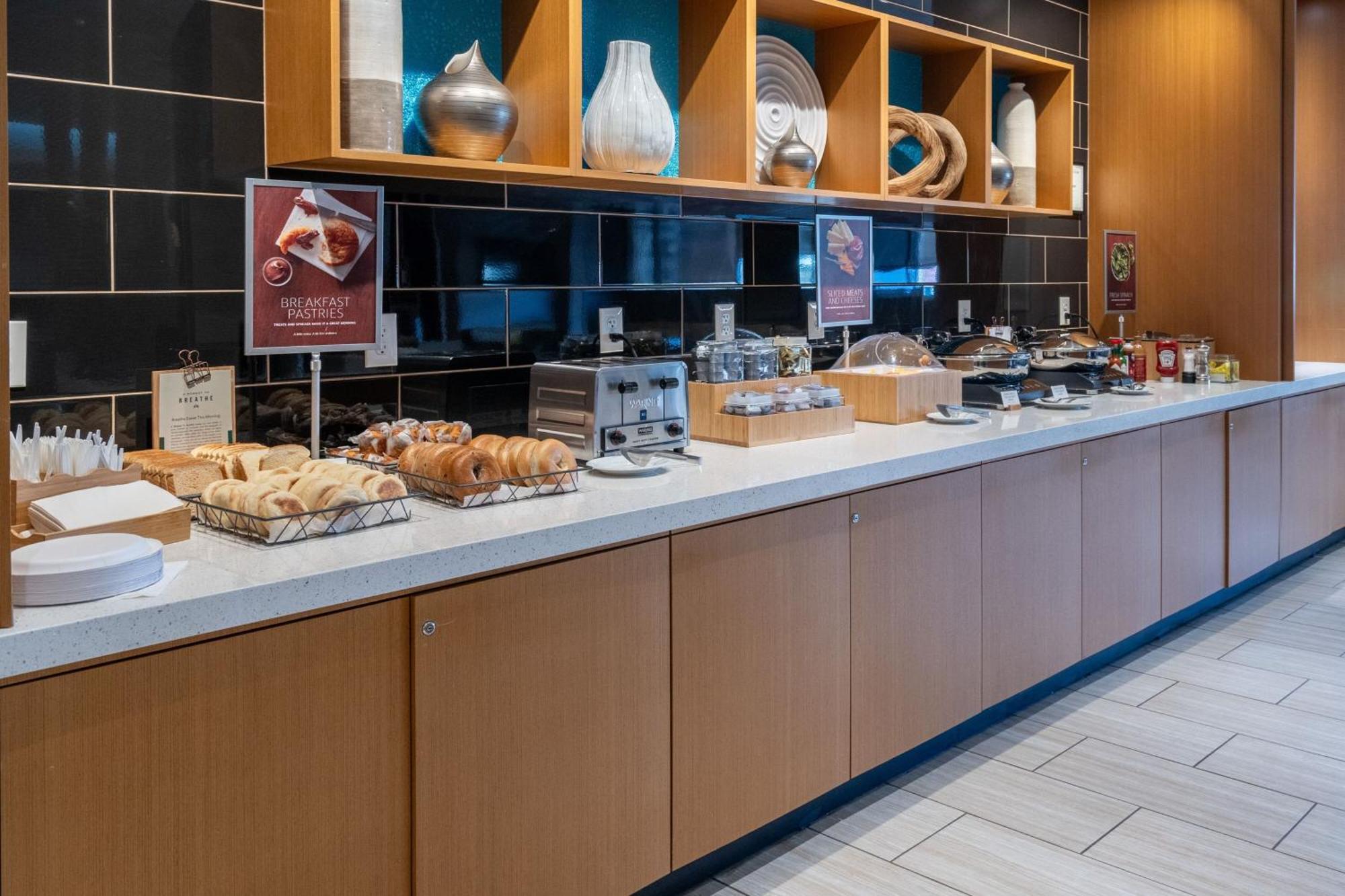 Springhill Suites By Marriott Woodbridge Exterior photo