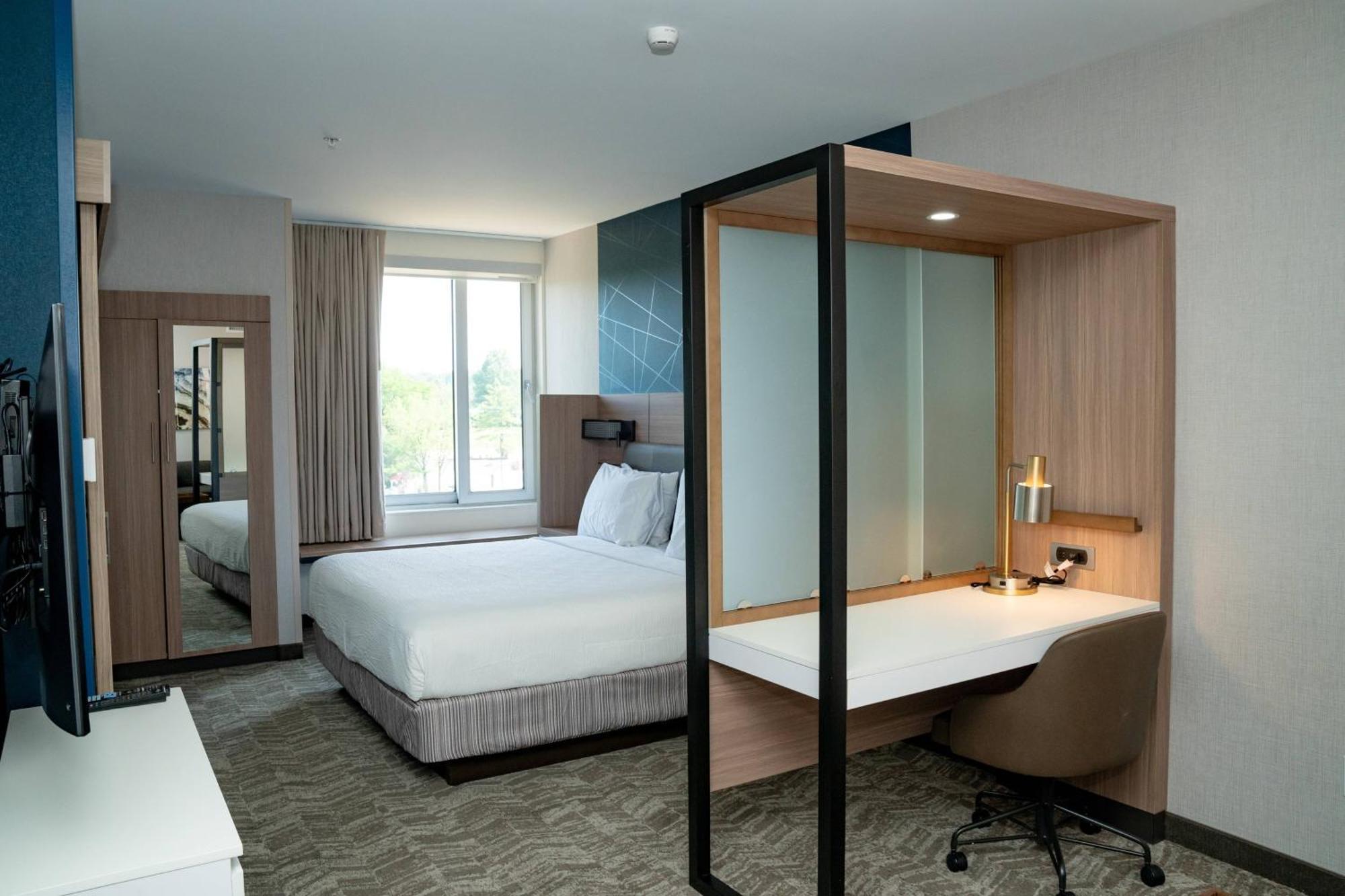 Springhill Suites By Marriott Woodbridge Exterior photo