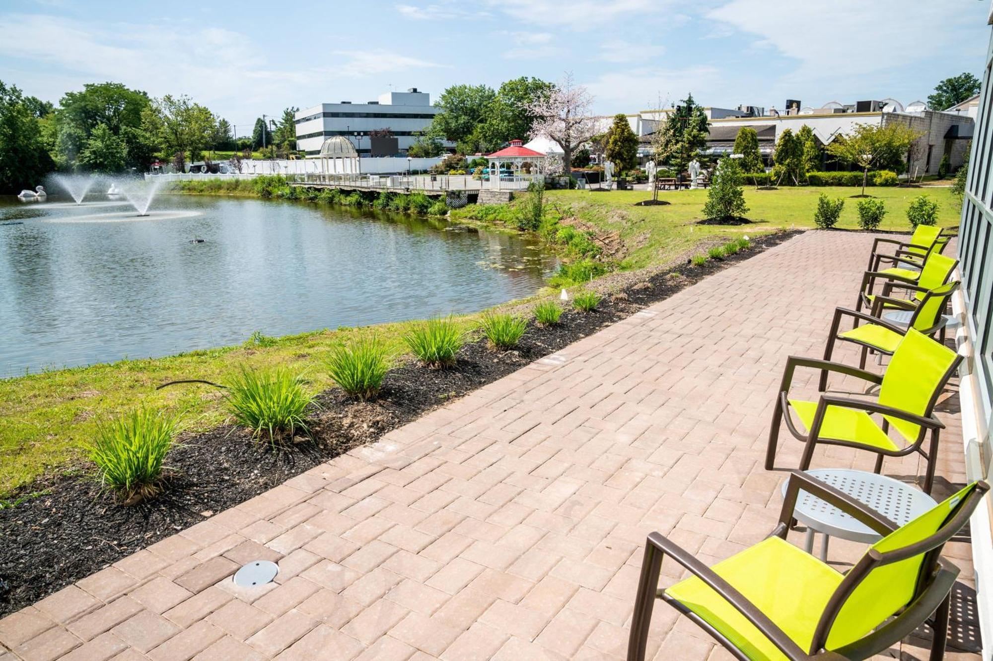 Springhill Suites By Marriott Woodbridge Exterior photo
